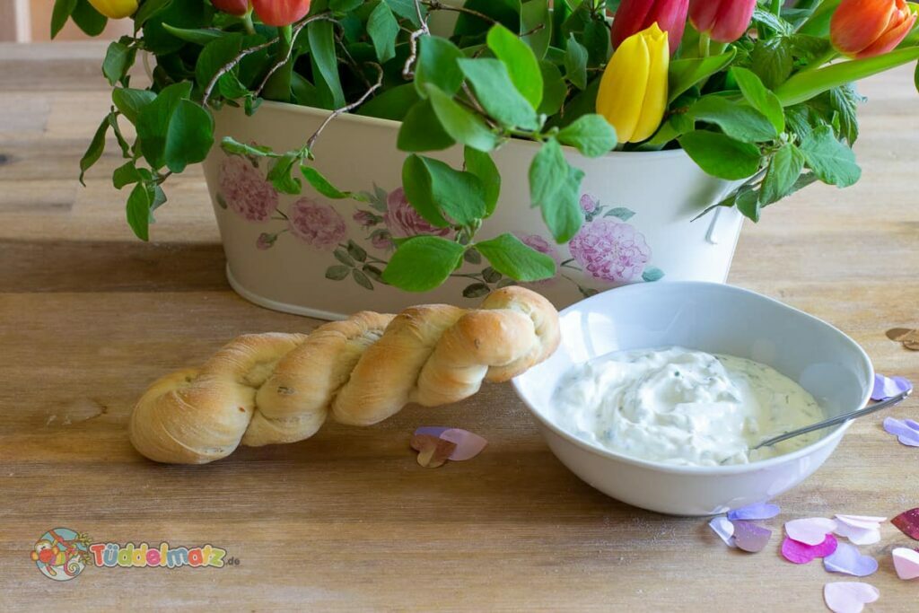 Schnelles Rezept: Schafskäse Dip mit Knoblauch - Tüddelmatz